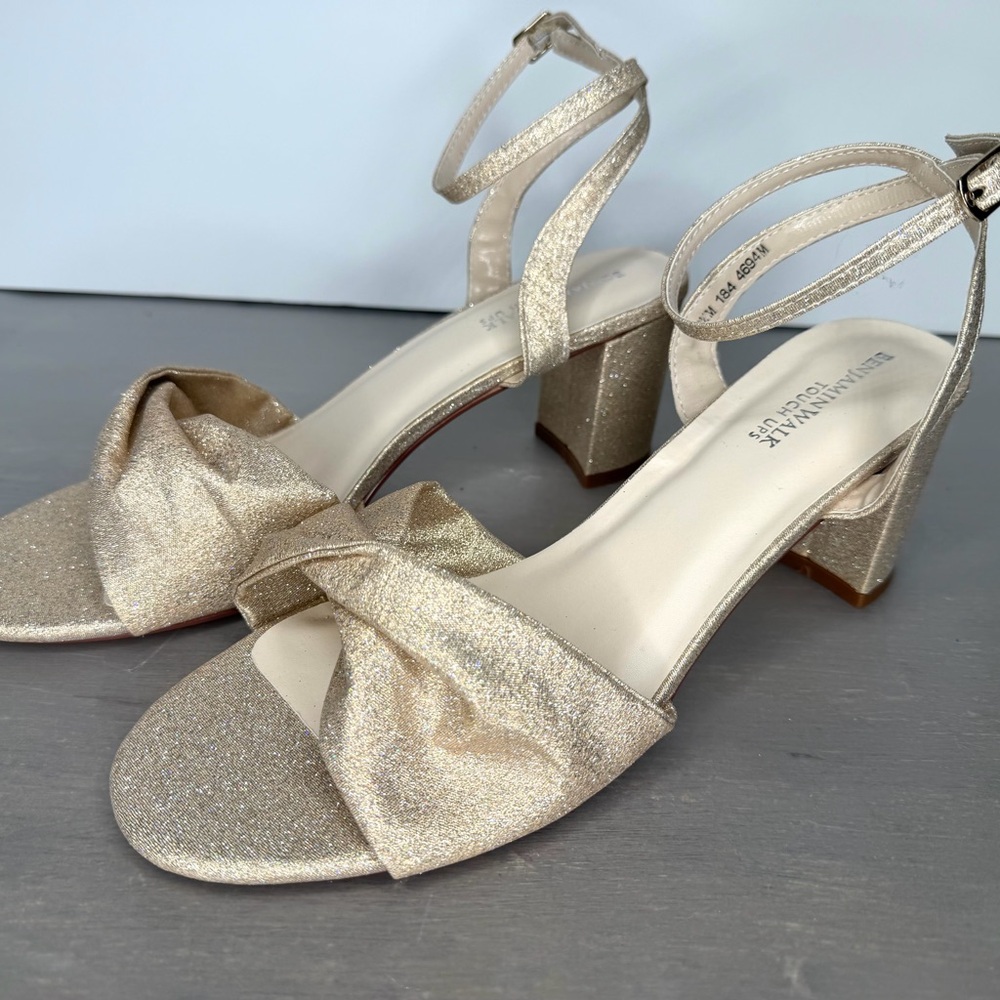 Touch Ups Benjamin Walk‎ Champagne Sparkle Sandals Sling Back Open Toe Sz 10.5